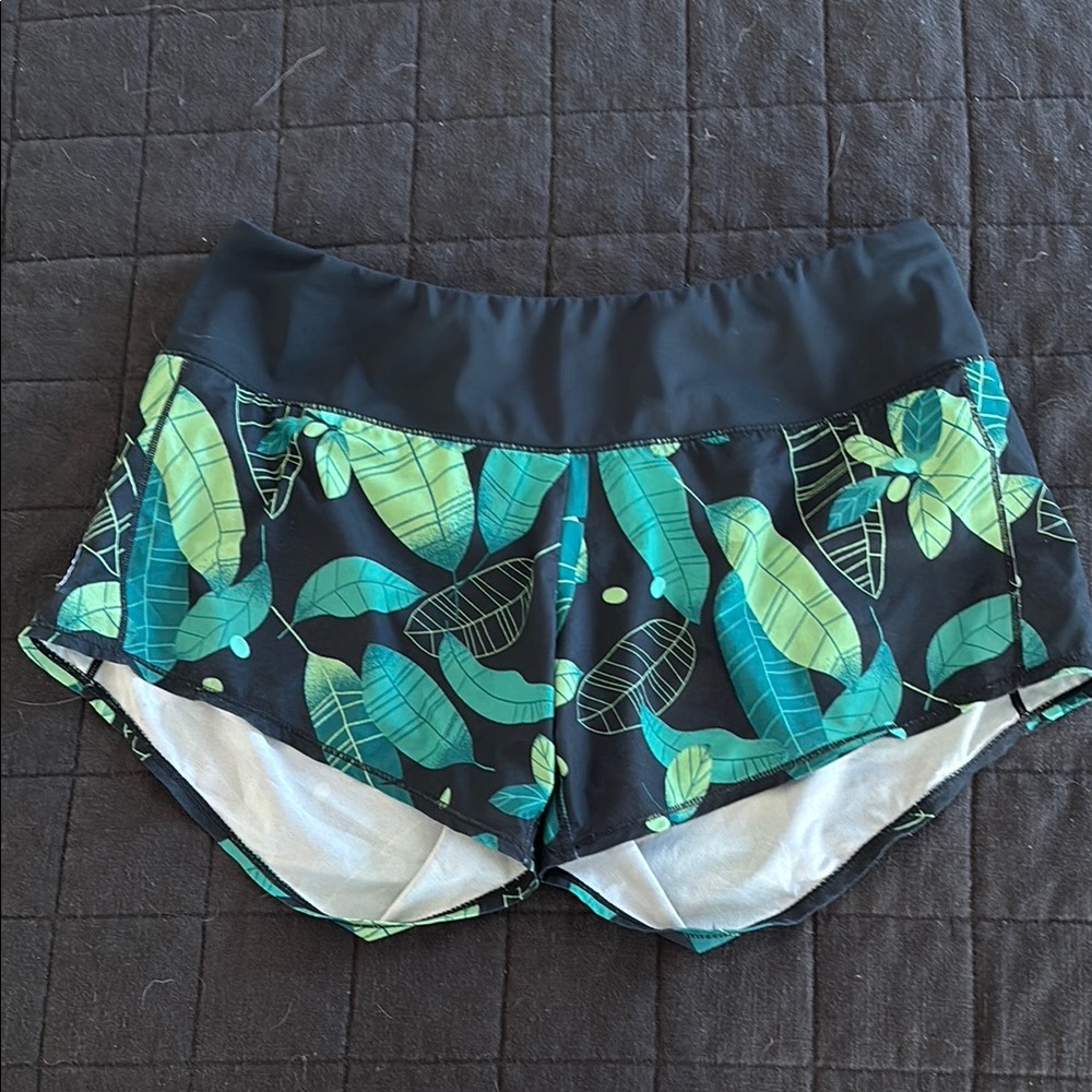 Oiselle Roga Shorts - size 6